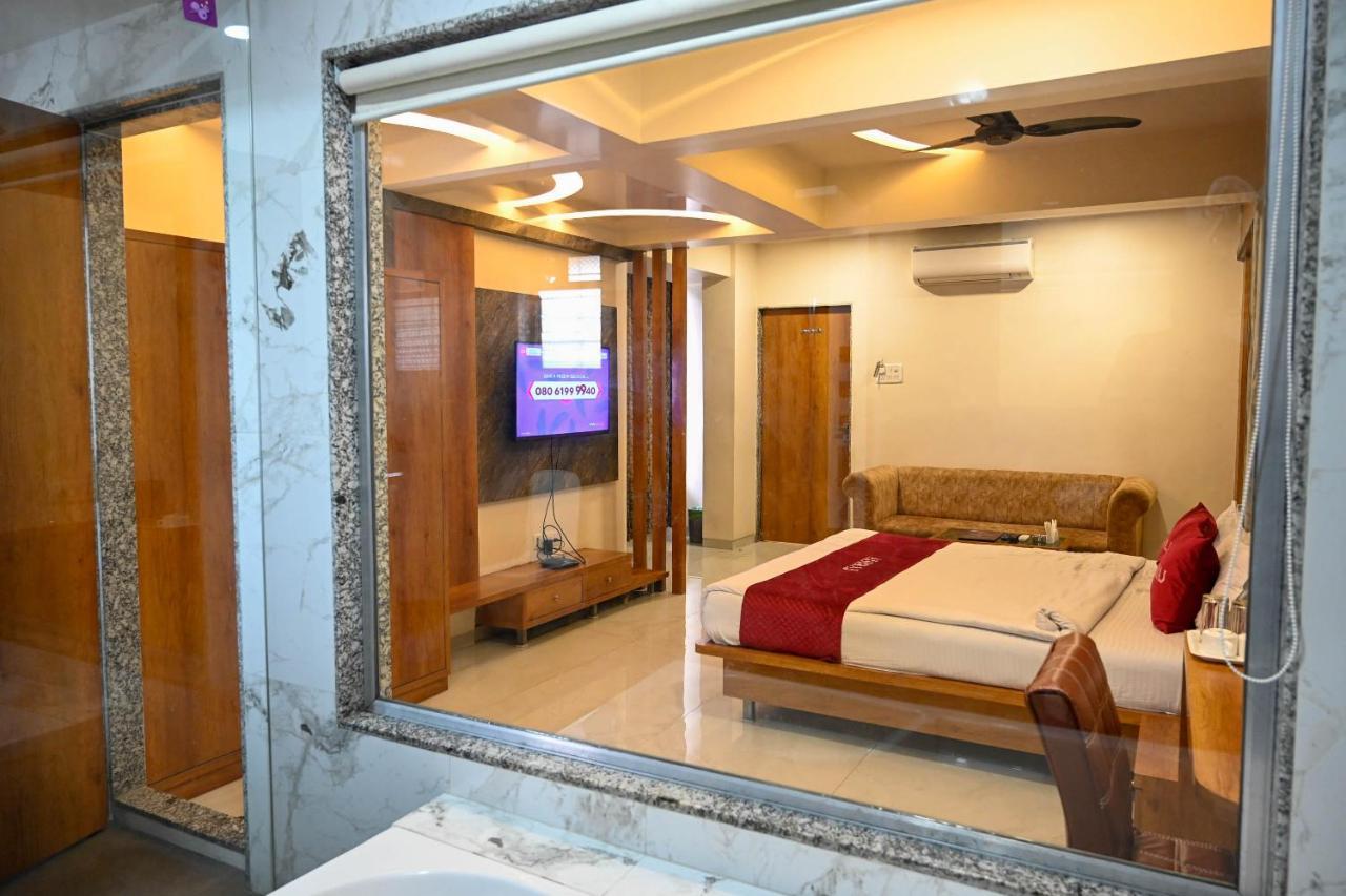 纳威孟买 Adiraj Residency酒店 外观 照片