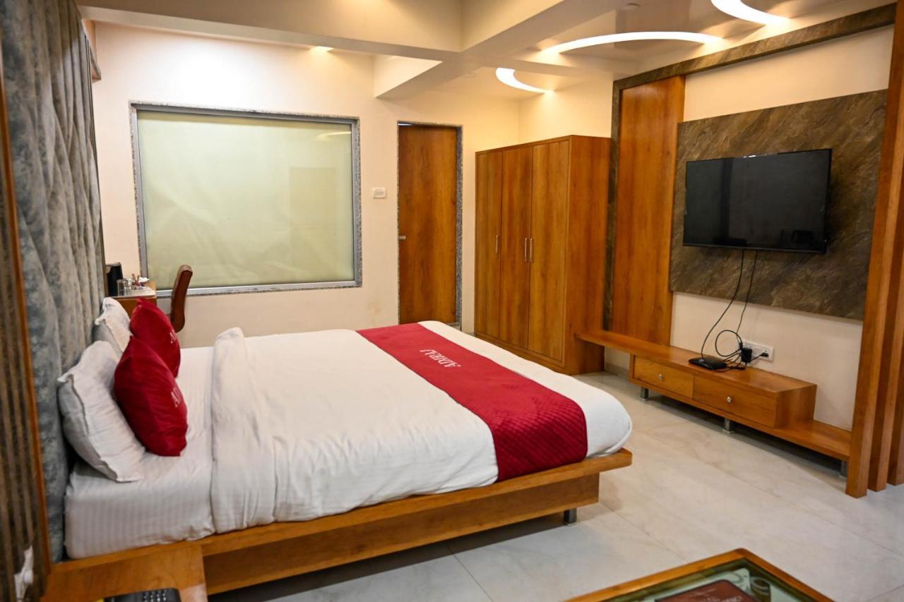 纳威孟买 Adiraj Residency酒店 外观 照片