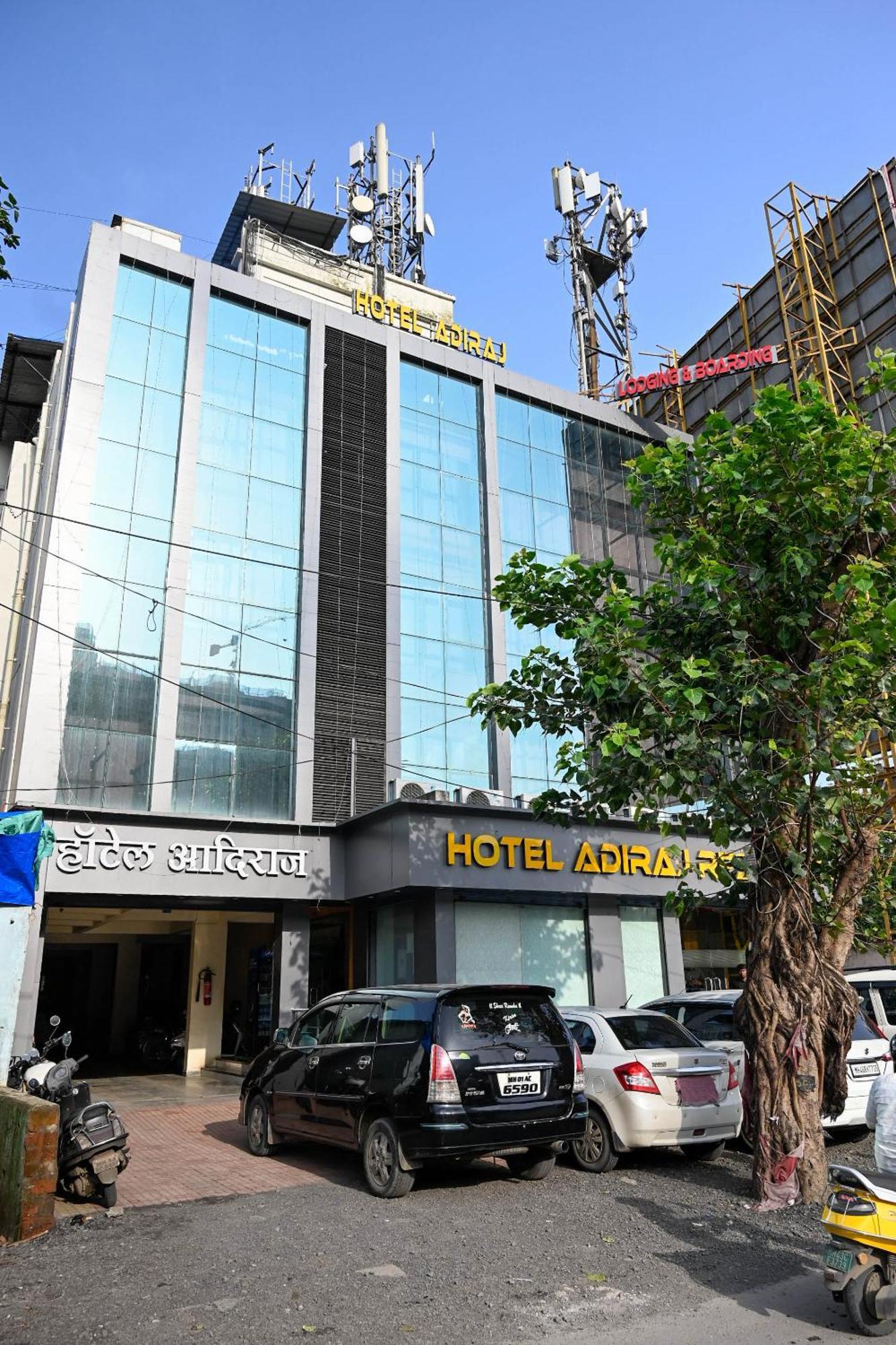纳威孟买 Adiraj Residency酒店 外观 照片