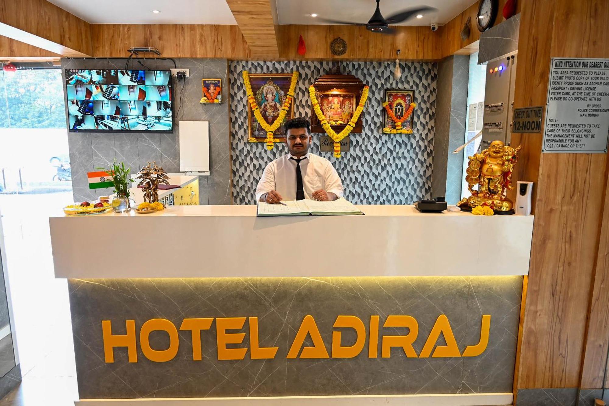 纳威孟买 Adiraj Residency酒店 外观 照片