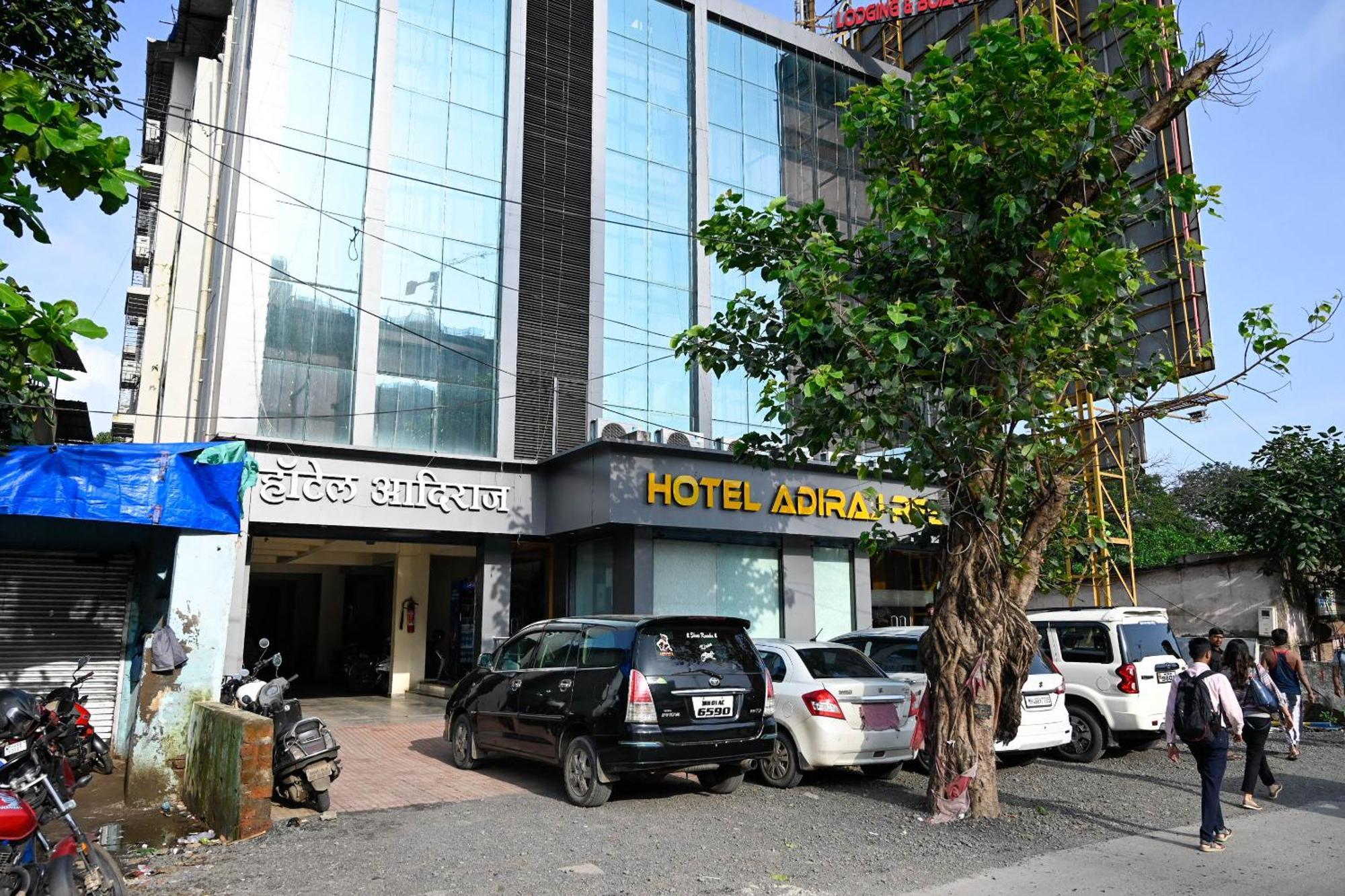 纳威孟买 Adiraj Residency酒店 外观 照片