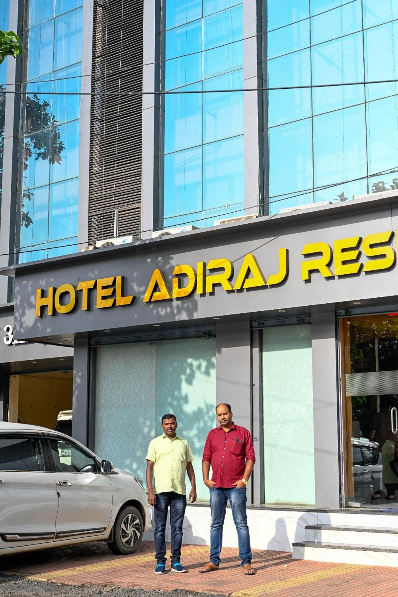 纳威孟买 Adiraj Residency酒店 外观 照片