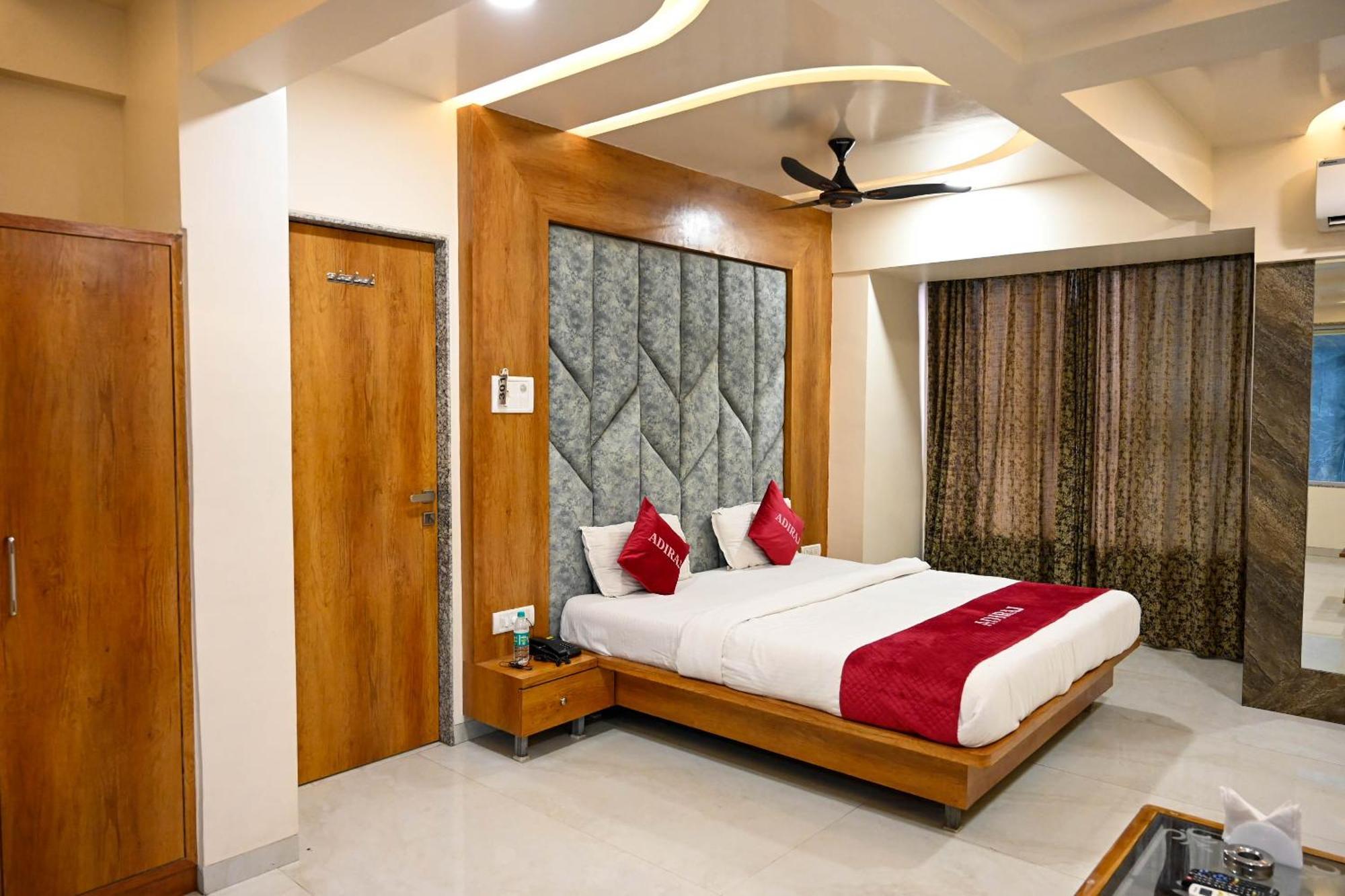 纳威孟买 Adiraj Residency酒店 外观 照片