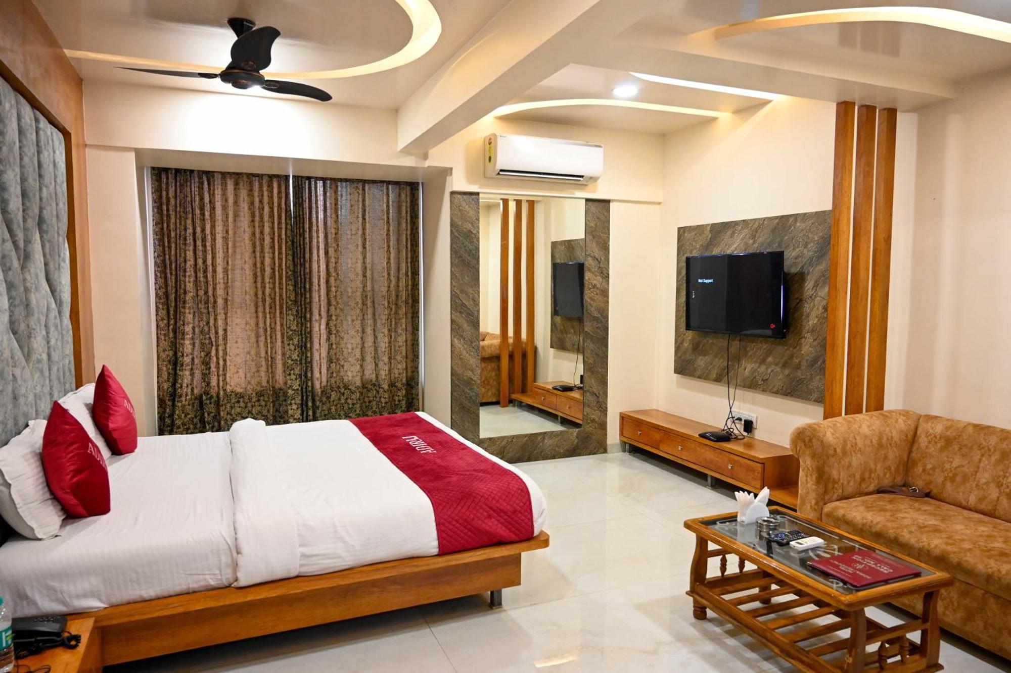 纳威孟买 Adiraj Residency酒店 外观 照片