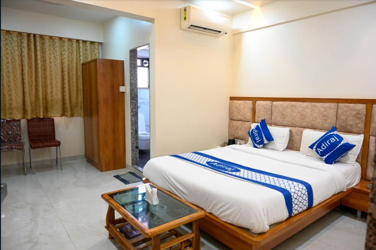 纳威孟买 Adiraj Residency酒店 外观 照片